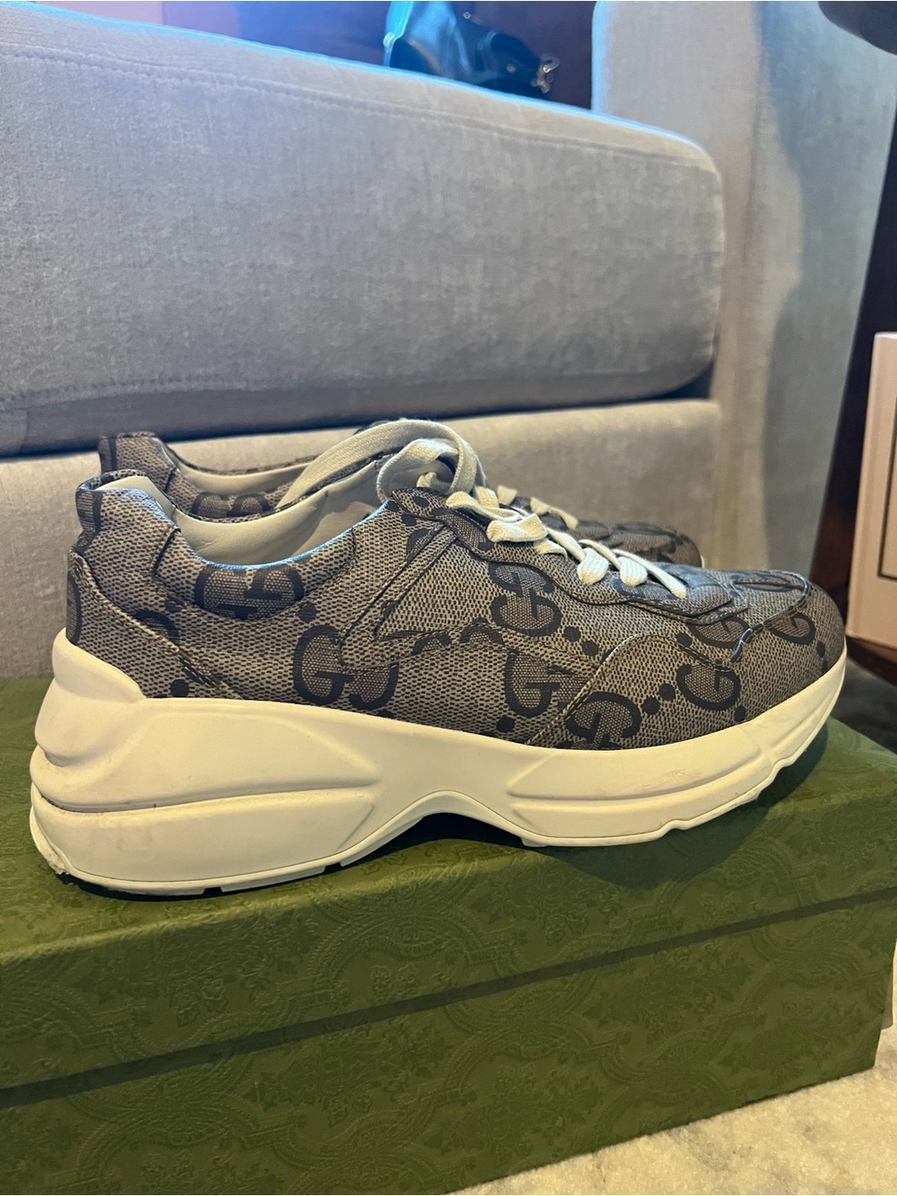 WOMEN'S GUCCI 100 RHYTON SNEAKER